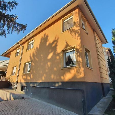 Adel Apartman Miskolc Eksteriør billede