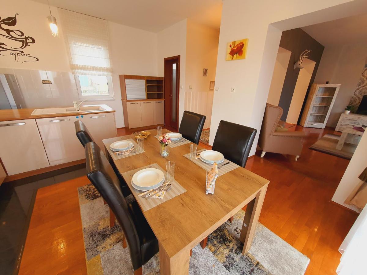 Adel Apartman Miskolc Eksteriør billede