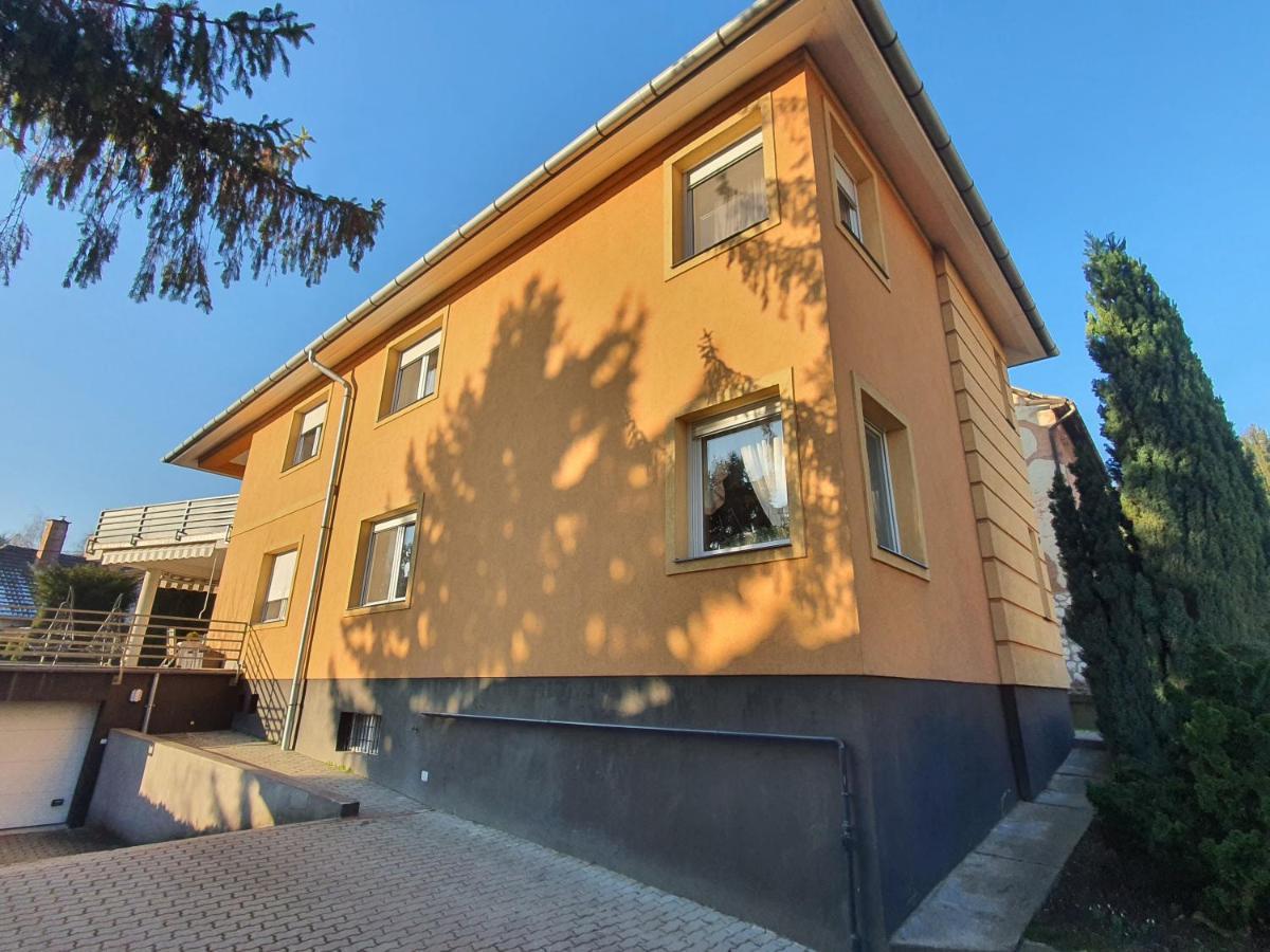 Adel Apartman Miskolc Eksteriør billede